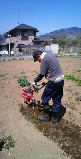 農耕班の作業風景